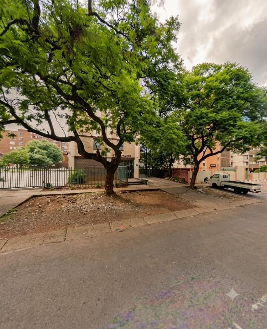 5 Bedroom Apartment in Arcadia
