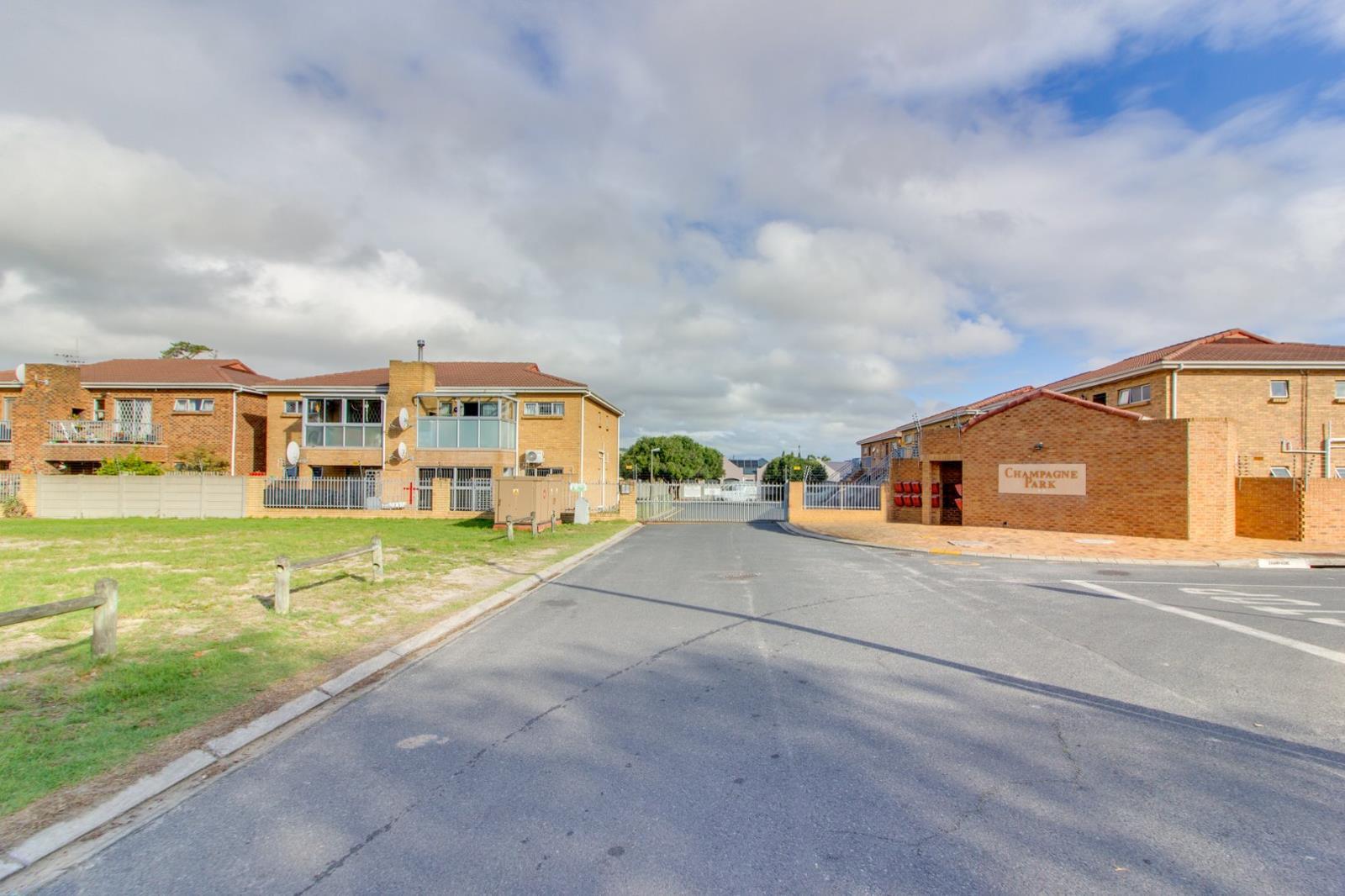 2 Bedroom Apartment in Brackenfell South