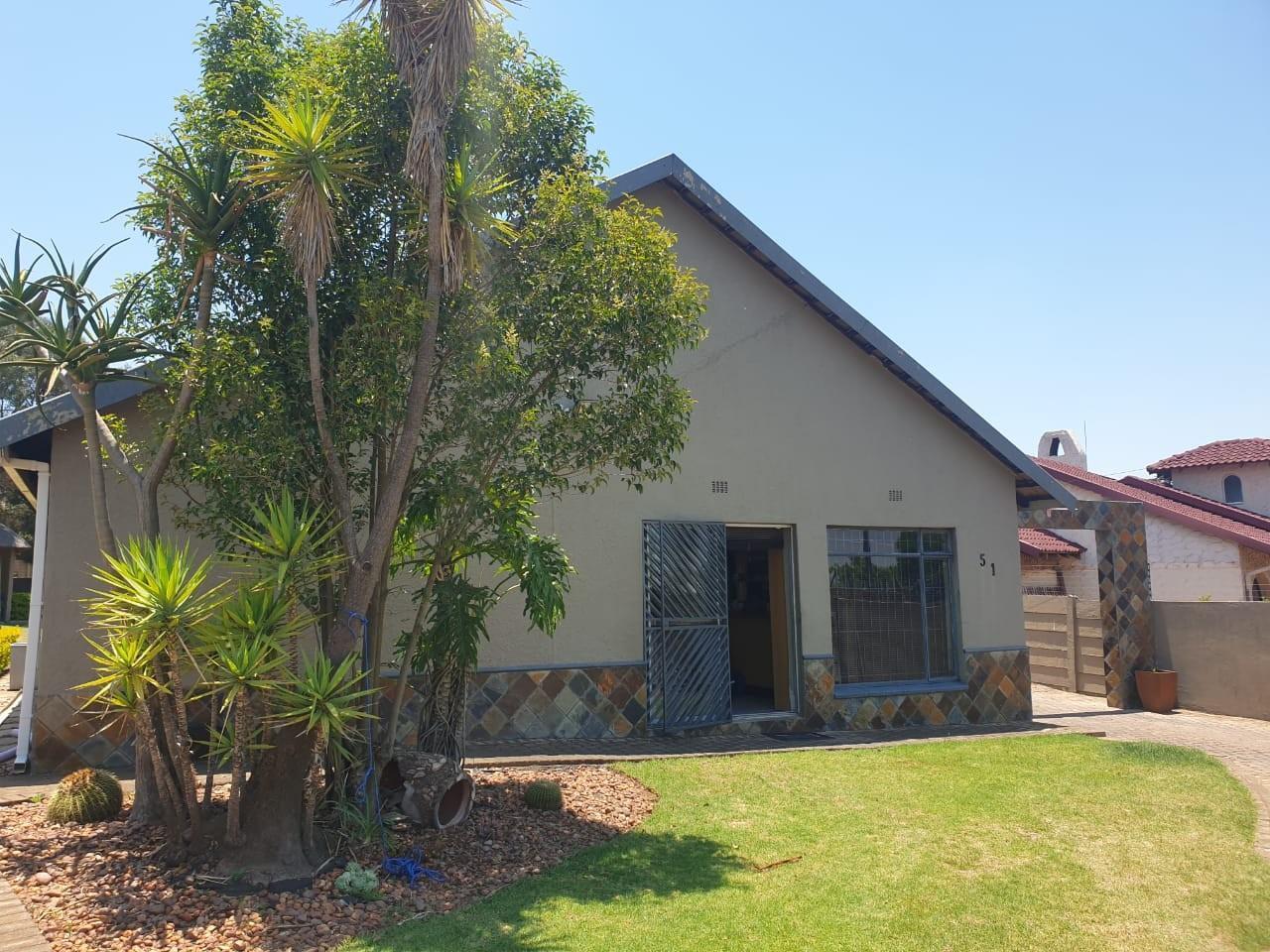 1.5 Bedroom Garden Cottage in Wilro Park