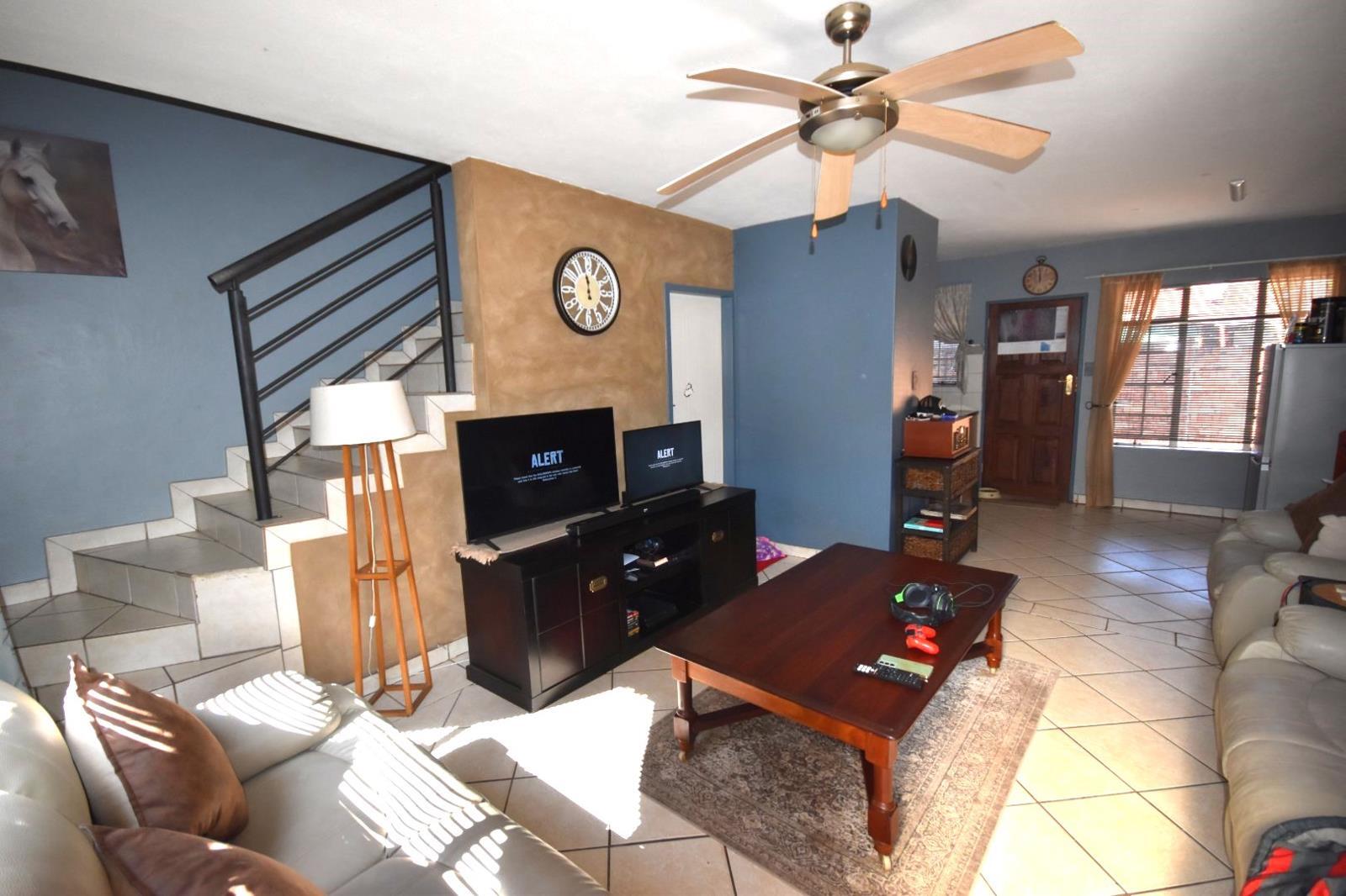 2 Bedroom Townhouse in Sinoville
