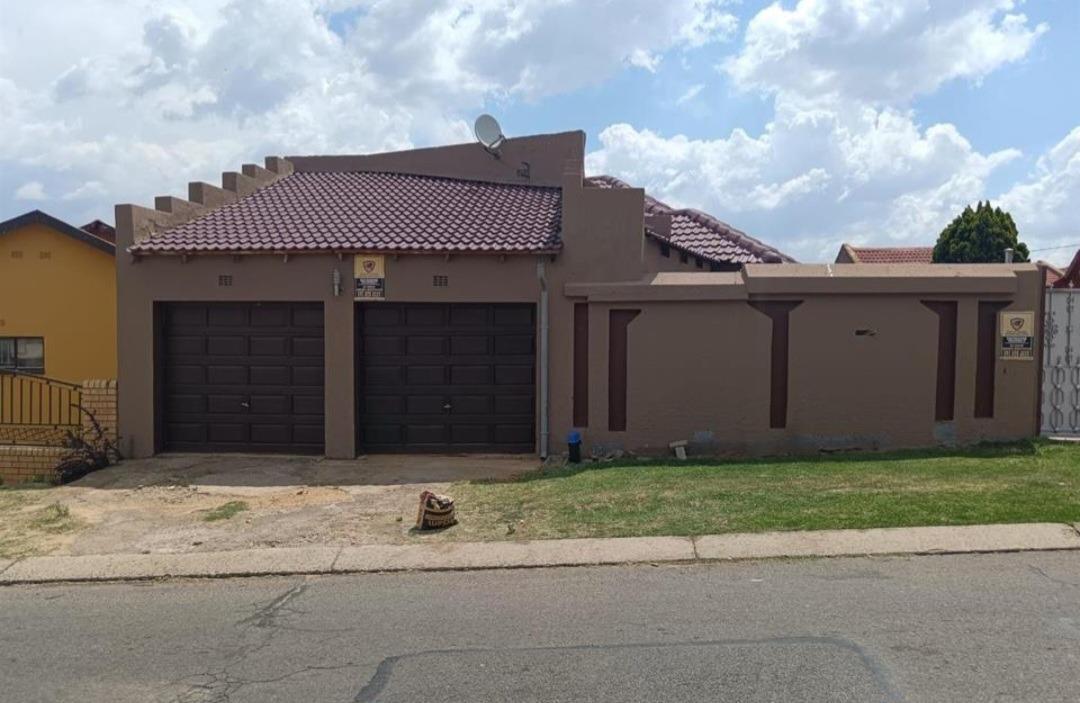 5 Bedroom House in Diepkloof
