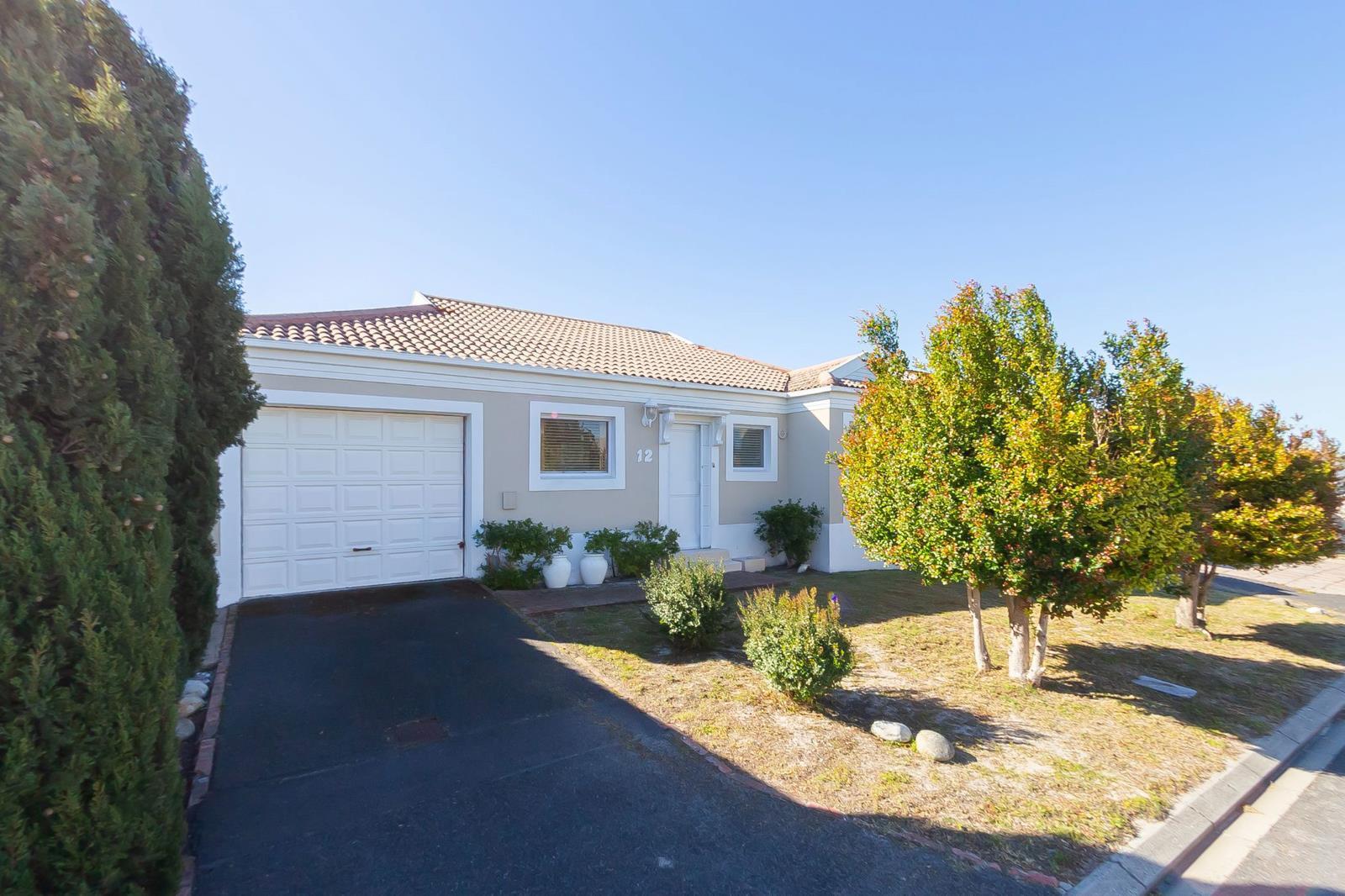 2 Bedroom House in Blouberg Sands