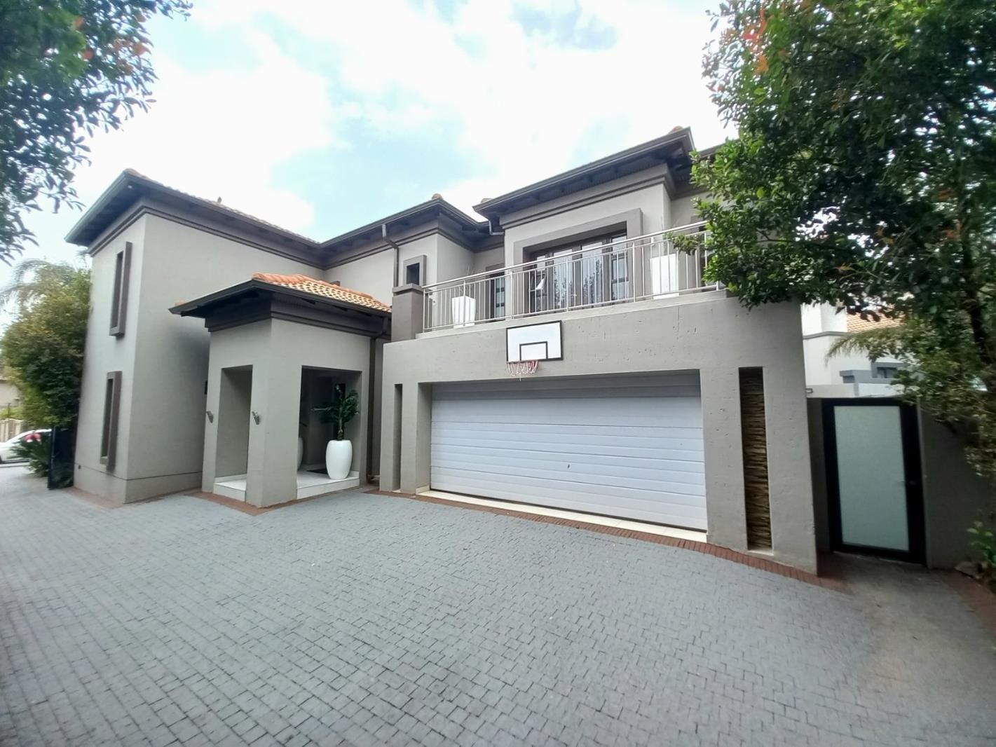 5 Bedroom House in Greenstone Hill