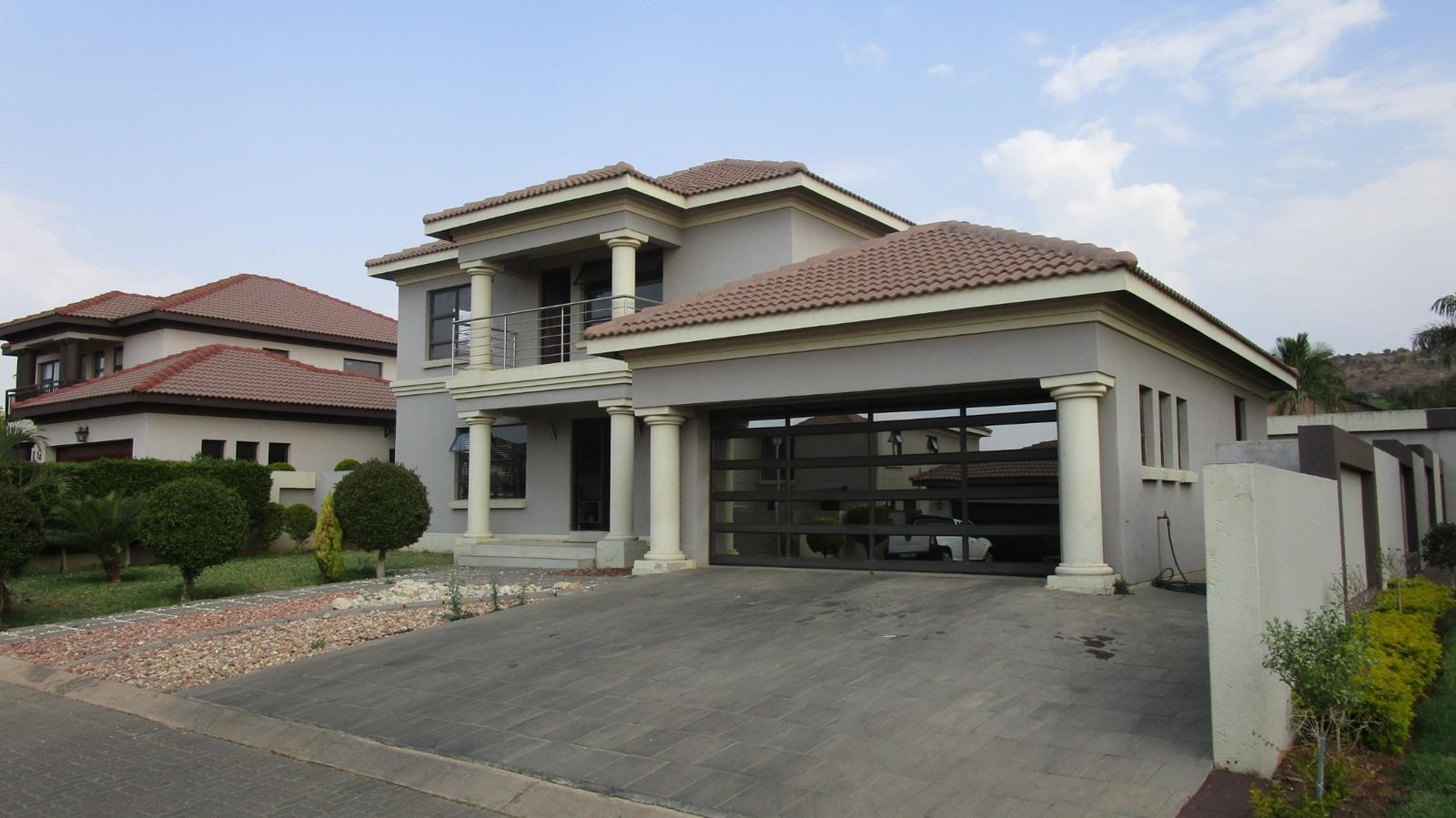 4 Bedroom House in Montana Park