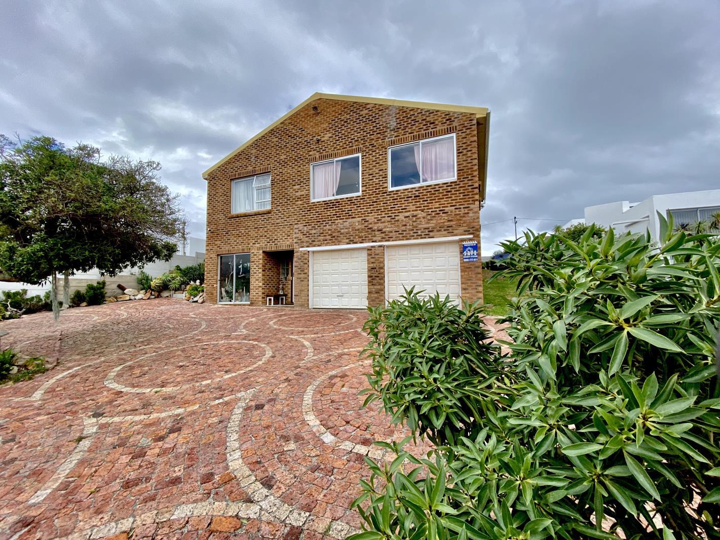 4 Bedroom House in De Kelders