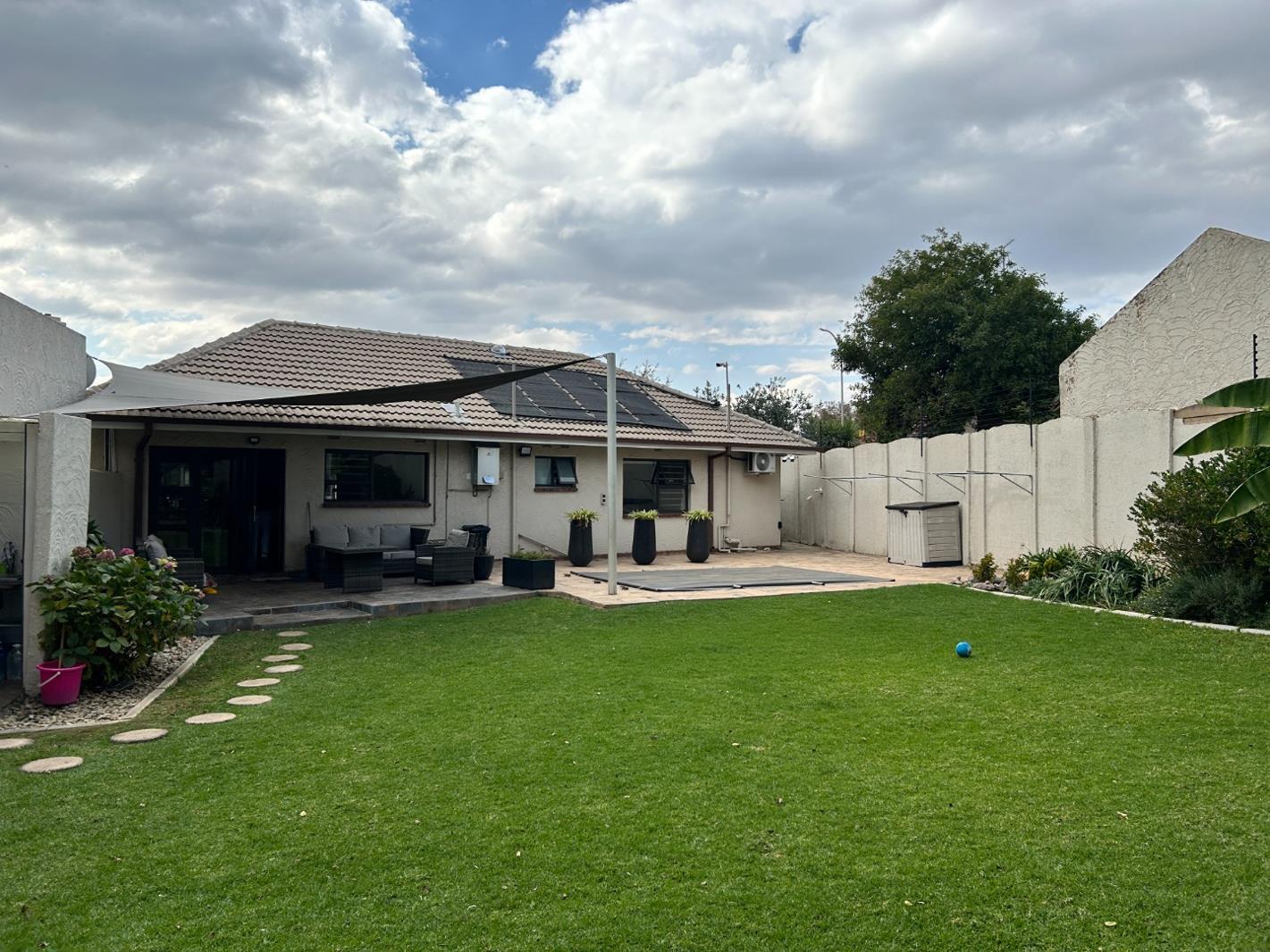 4 Bedroom House in Buurendal