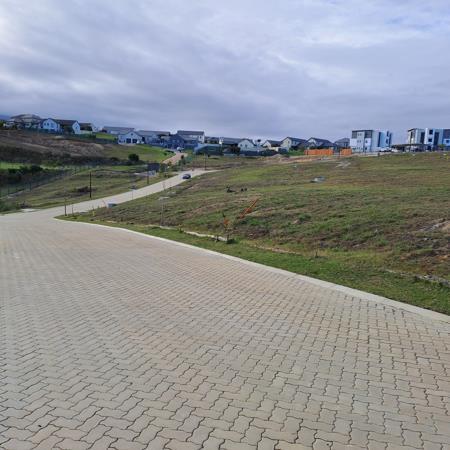 325 m² Land available in Eden