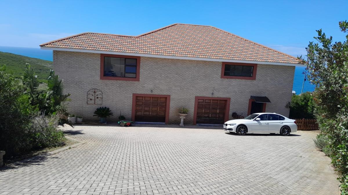 3 Bedroom House in Dana Bay