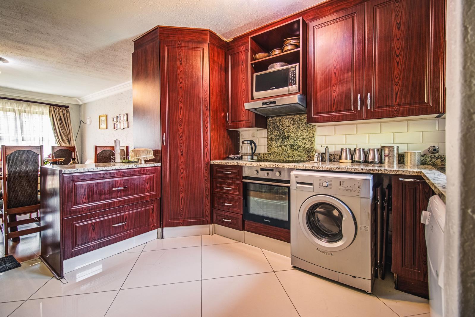 2 Bedroom Apartment in Marais Steyn Park