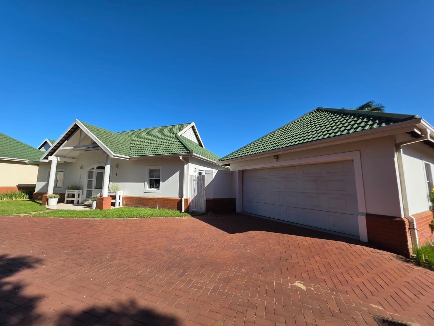 3 Bedroom Townhouse in Mt Edgecombe Estate 1 & 2