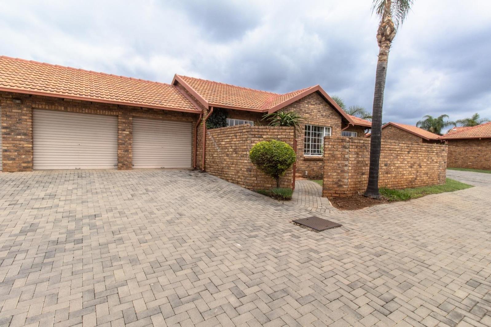 2 Bedroom Simplex in Rooihuiskraal
