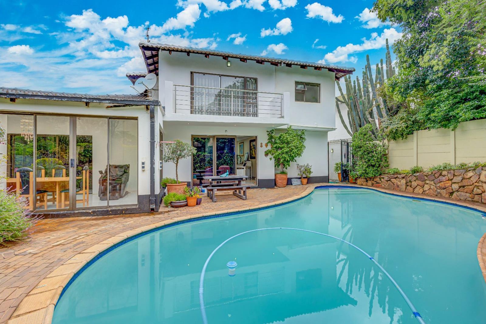 9 Bedroom House in Parkmore