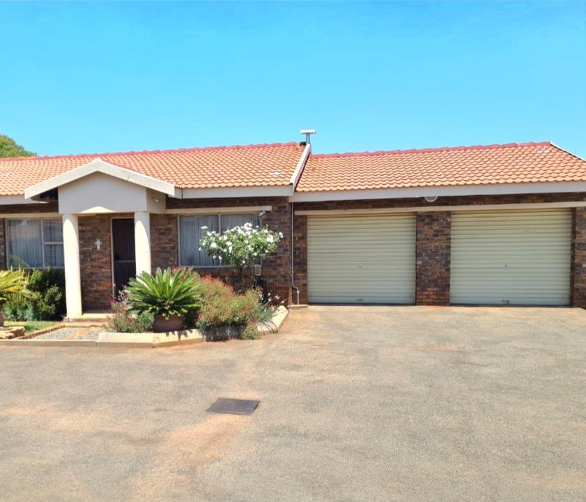 3 Bedroom Townhouse in Henley on Klip