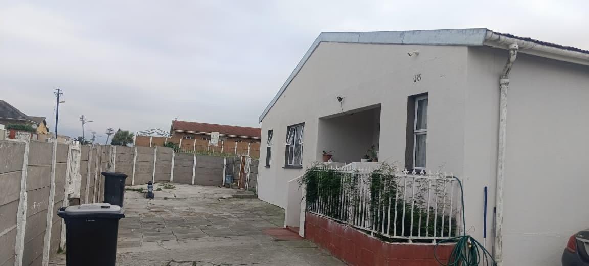 5 Bedroom House in Retreat