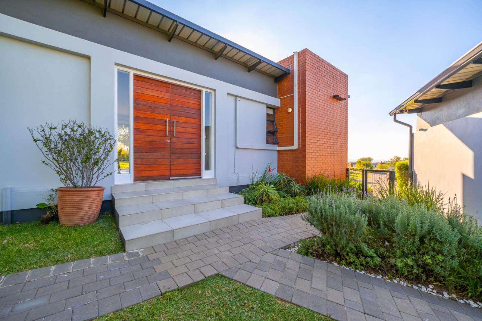 3 Bedroom House in Jackal Creek Golf Estate