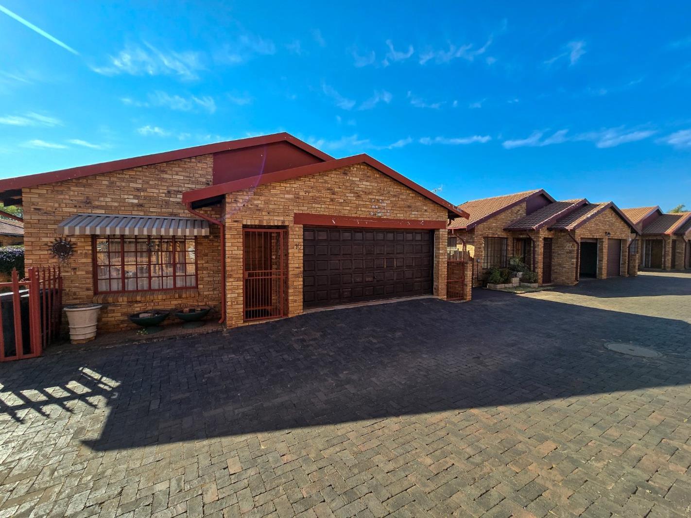 2 Bedroom Townhouse in Eike Park
