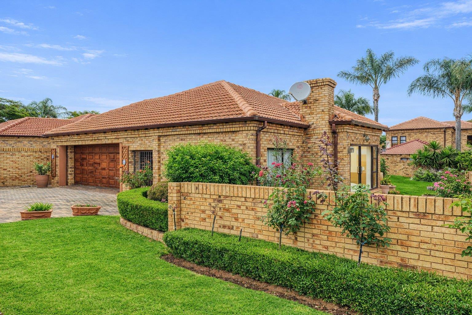 3 Bedroom Townhouse in Noordheuwel