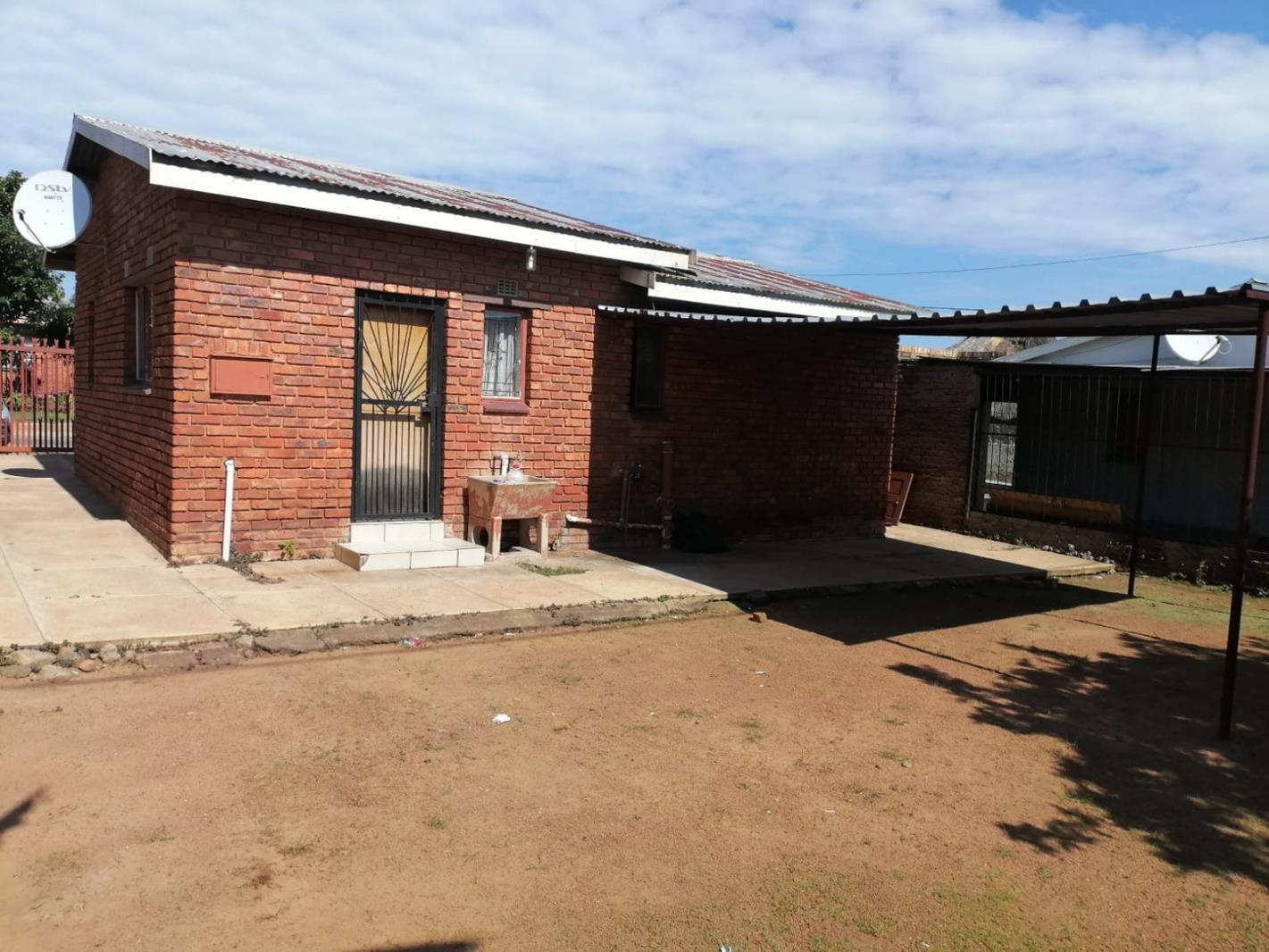 2 Bedroom House in Lethlabile