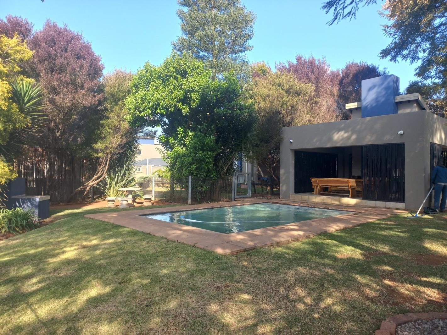 3 Bedroom Duplex in Brentwood Park