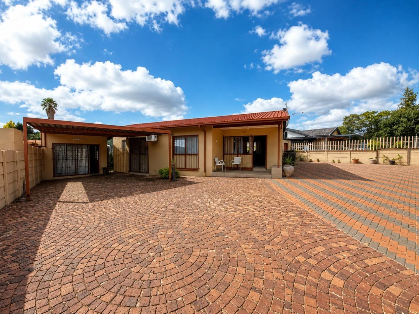 3 Bedroom House in Klopperpark