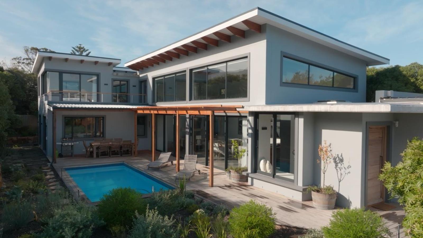 5 Bedroom House in Noordhoek