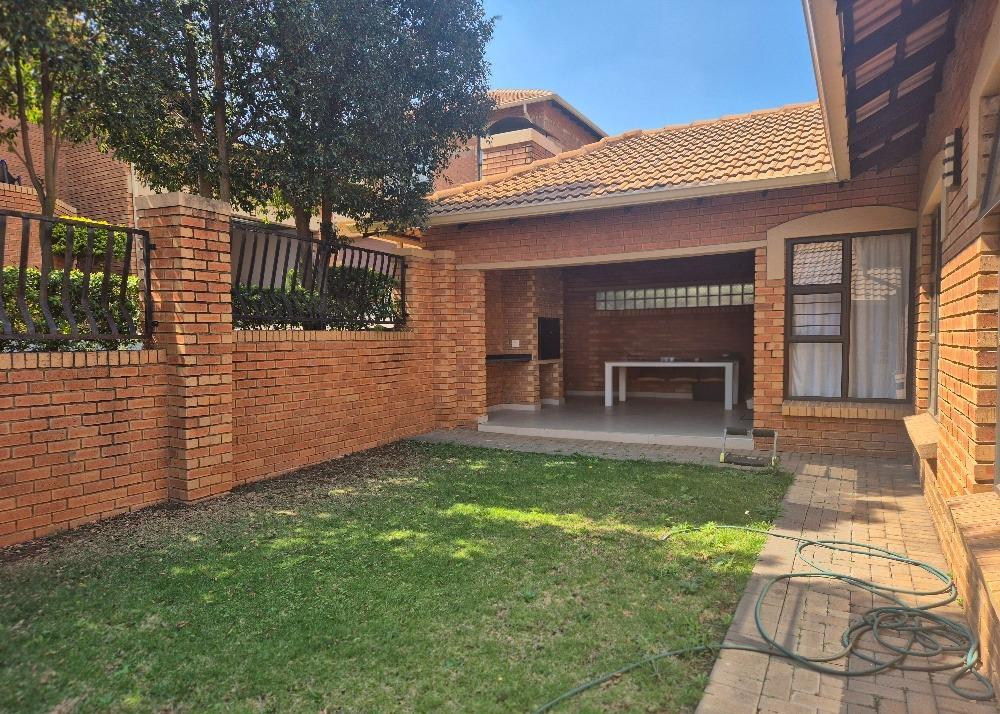 3 Bedroom Townhouse in Olympus AH