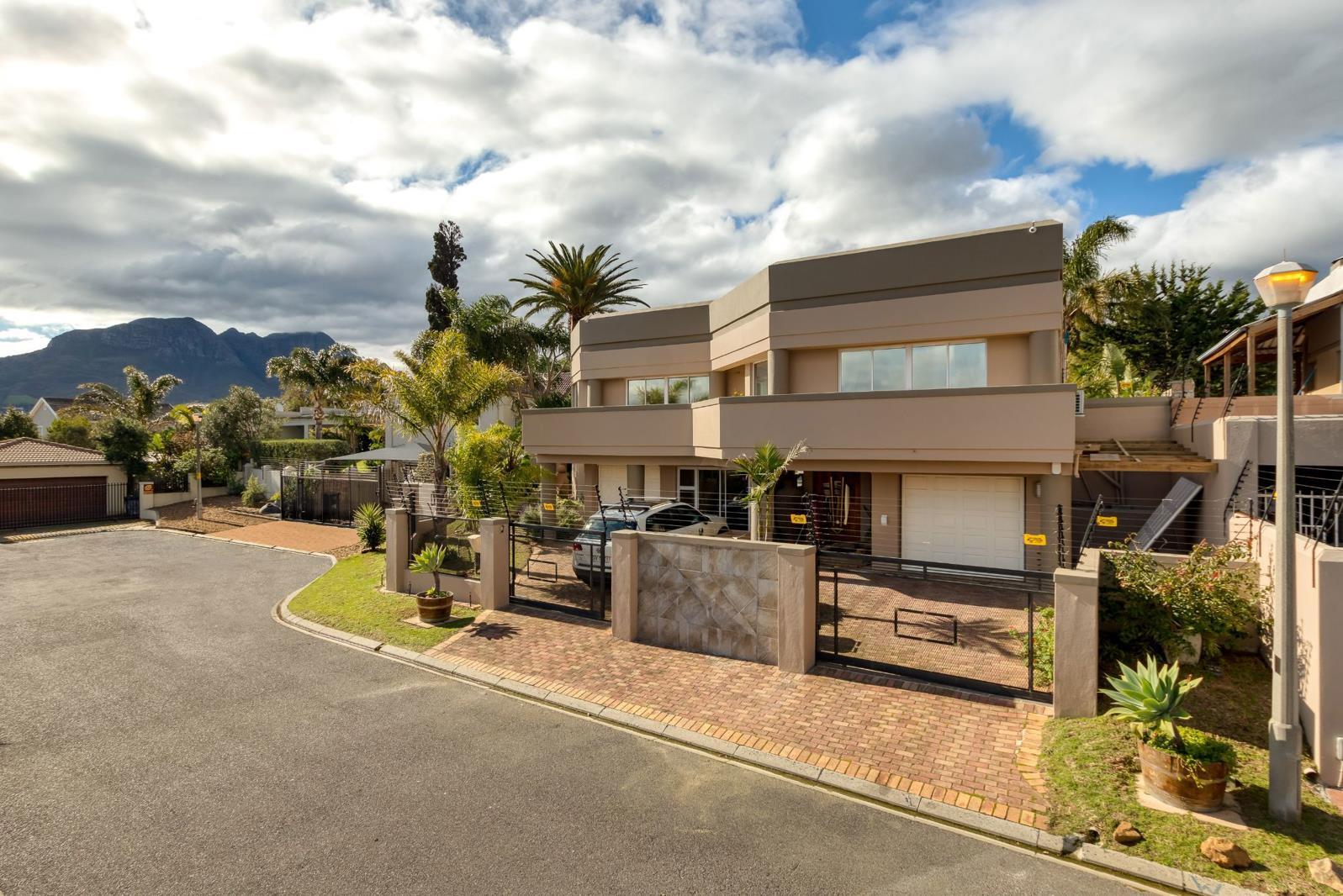 4 Bedroom House in Olive Grove