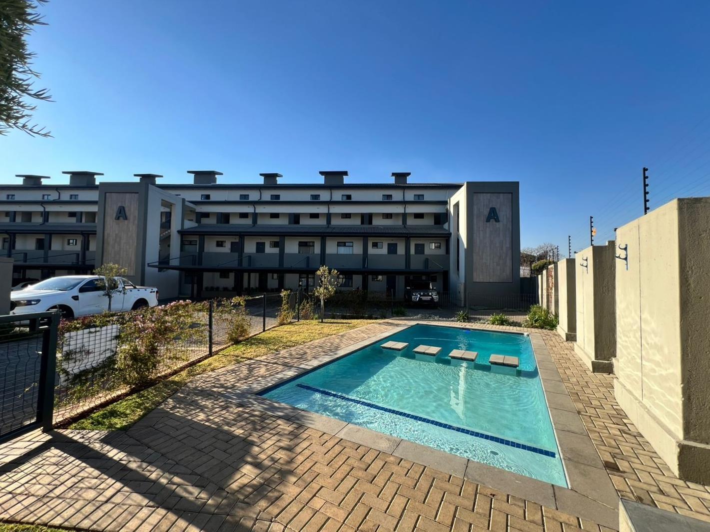 2 Bedroom Apartment in Fourways