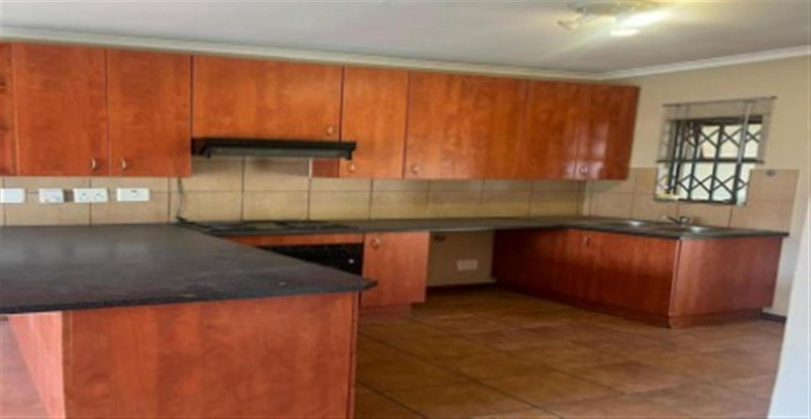 2 Bedroom House in Vorna Valley