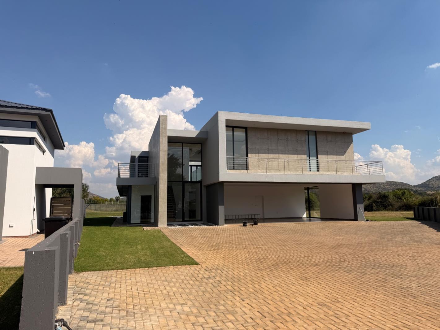 5 Bedroom House in The Islands Estate