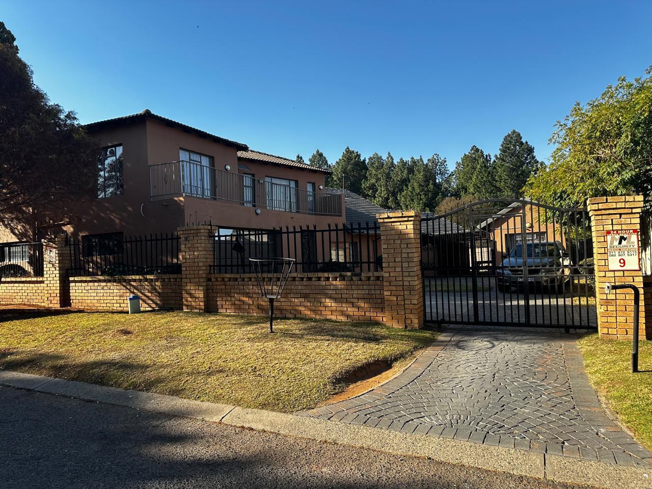 7 Bedroom House in Birchleigh