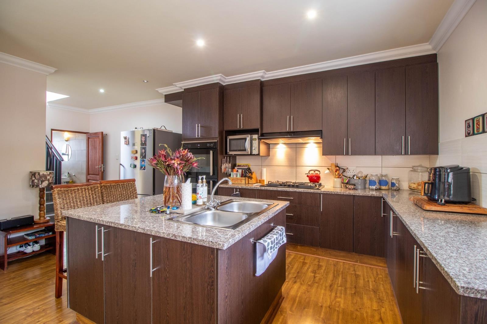 3 Bedroom House in Zwavelpoort