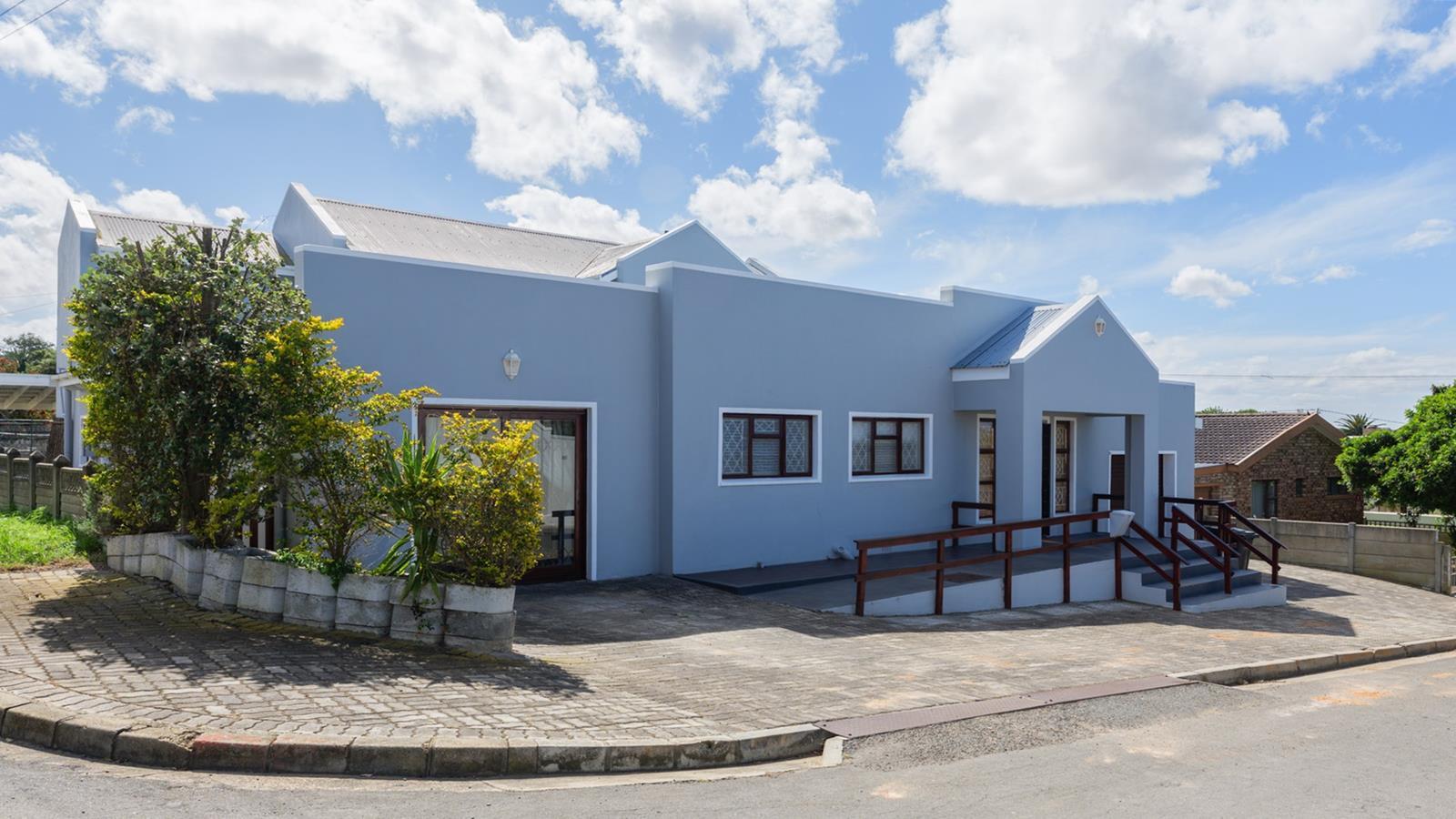 5 Bedroom House in Bredasdorp