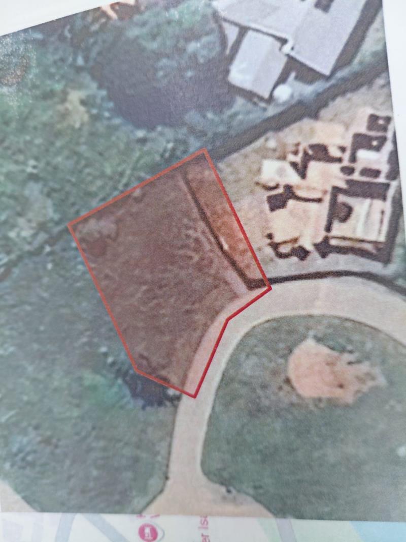 421 m² Land available in Kosmos