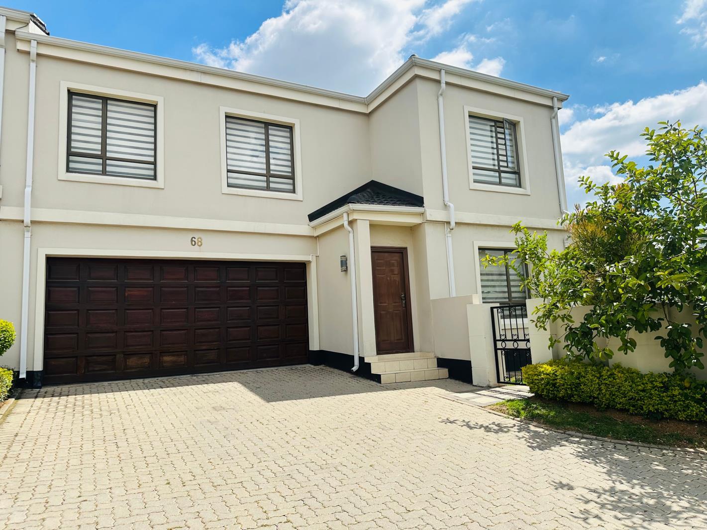 3 Bedroom Apartment in Summerset