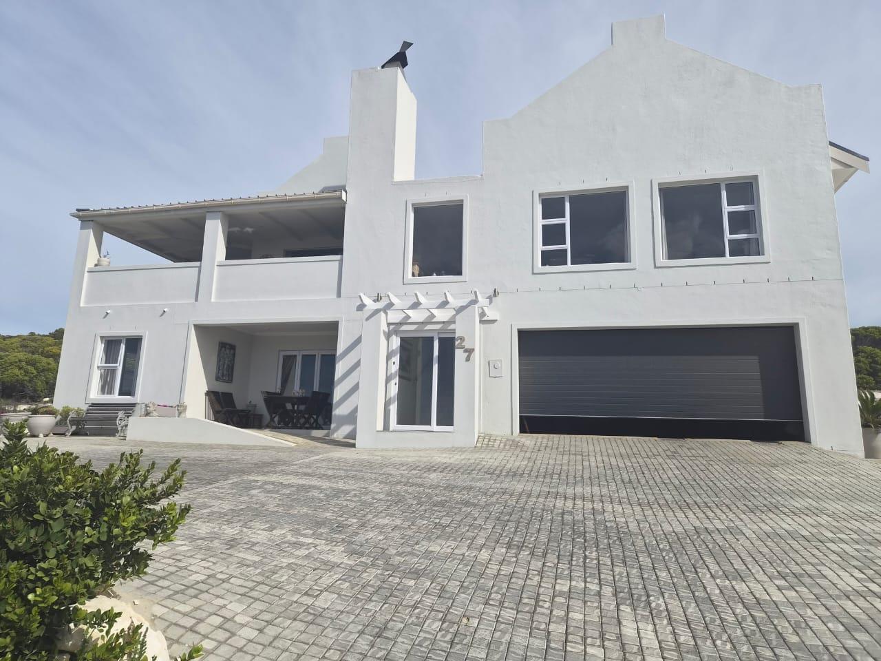 4 Bedroom House in Agulhas