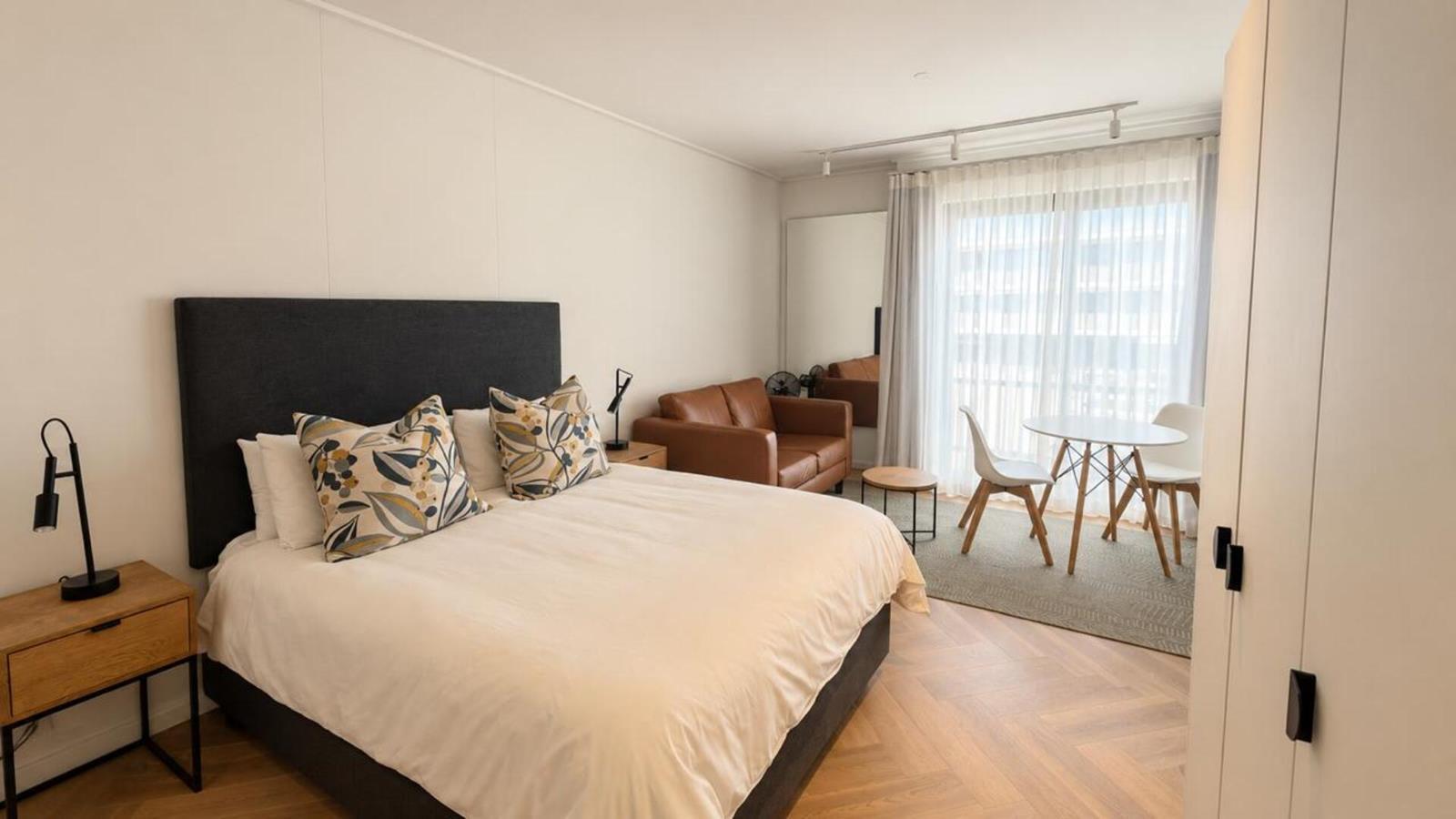 Studio Apartment in Century City