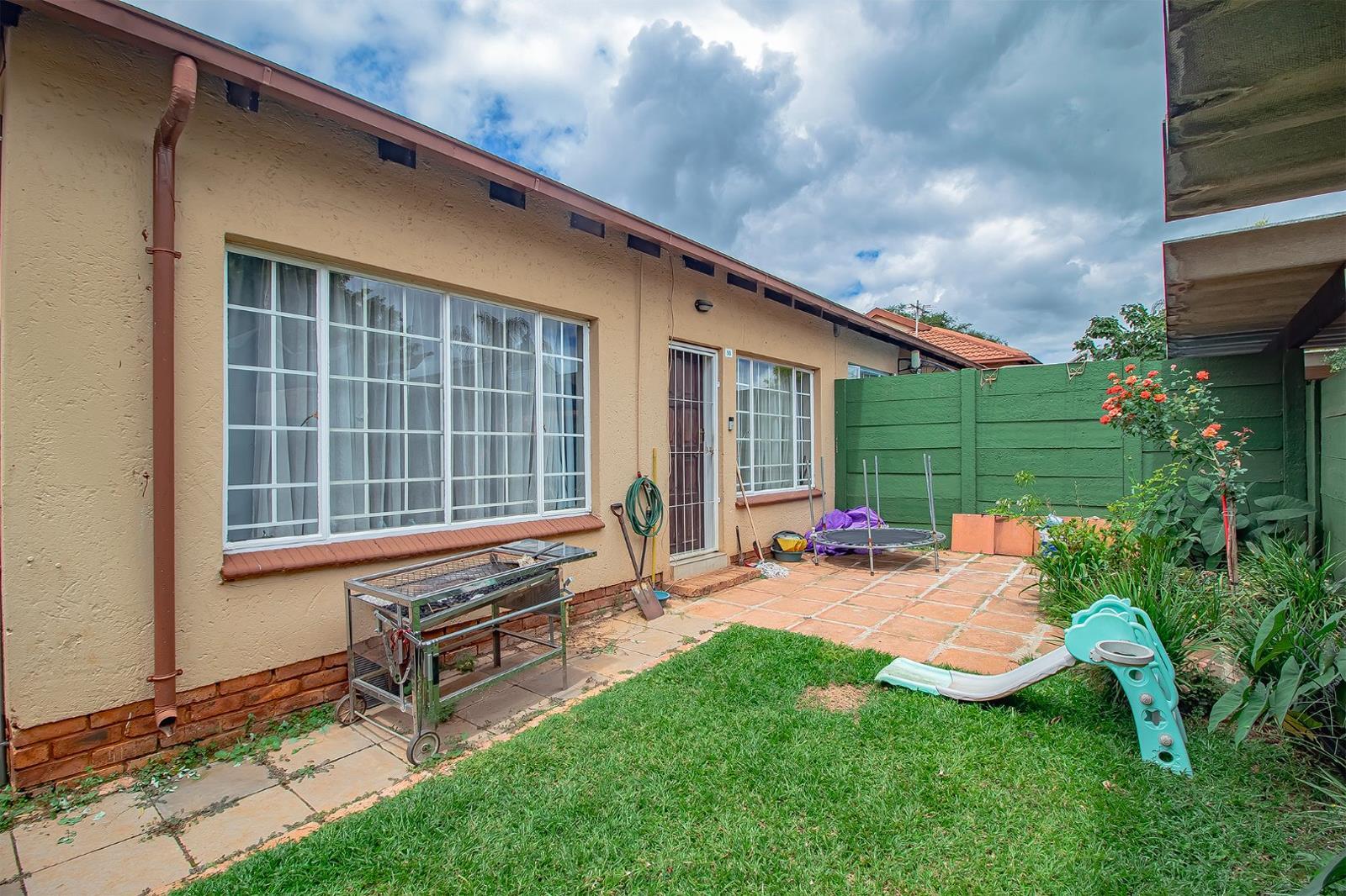 2 Bedroom Townhouse in Montana Park