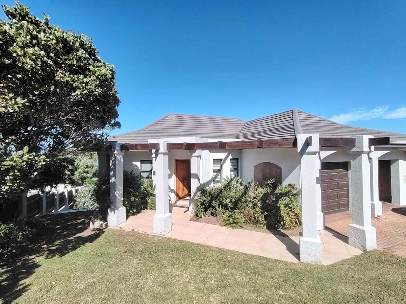 4 Bedroom House in Mossel Bay Golf Estate