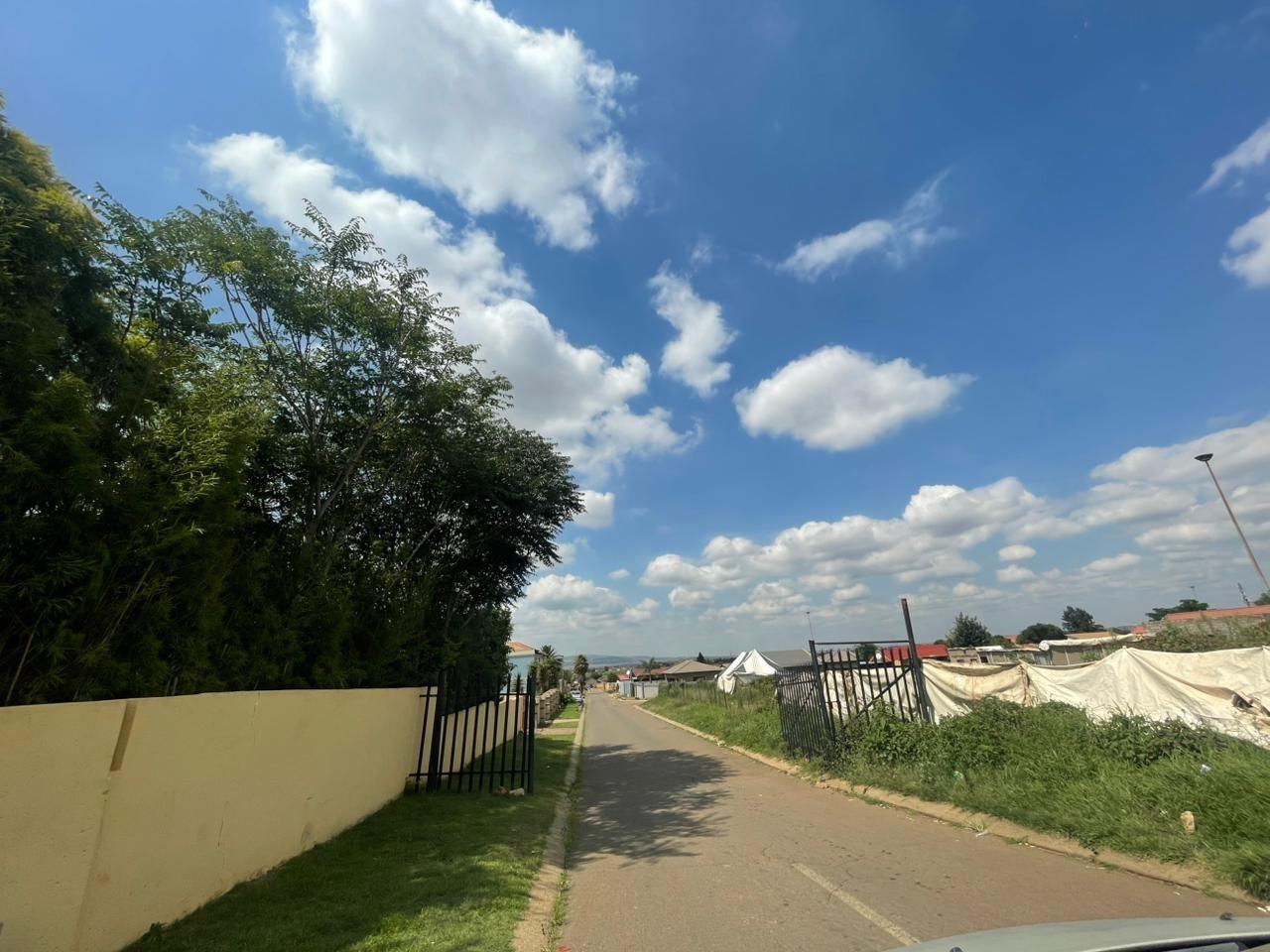 3 242 m² Land available in Vosloorus