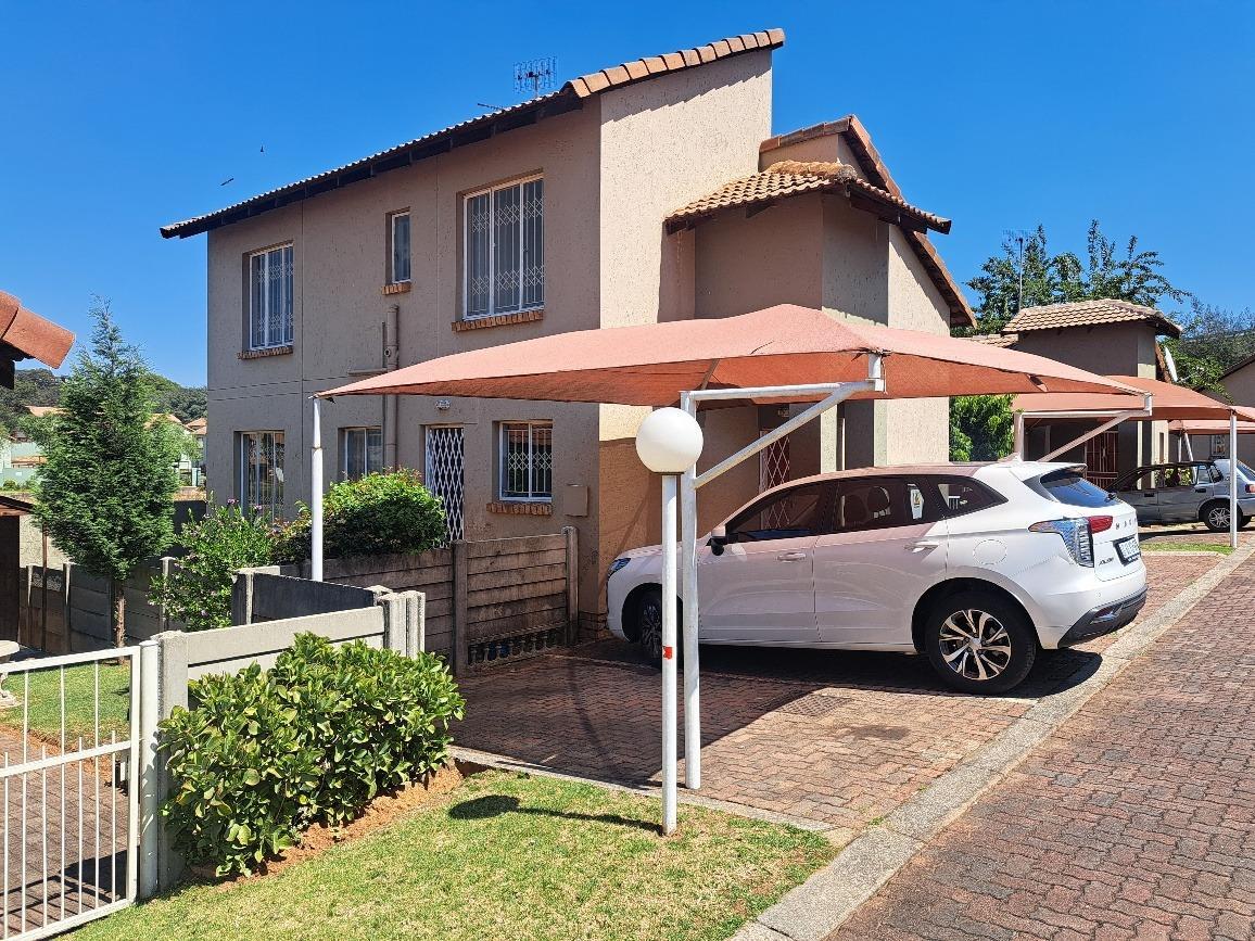 4 Bedroom Townhouse in Mondeor