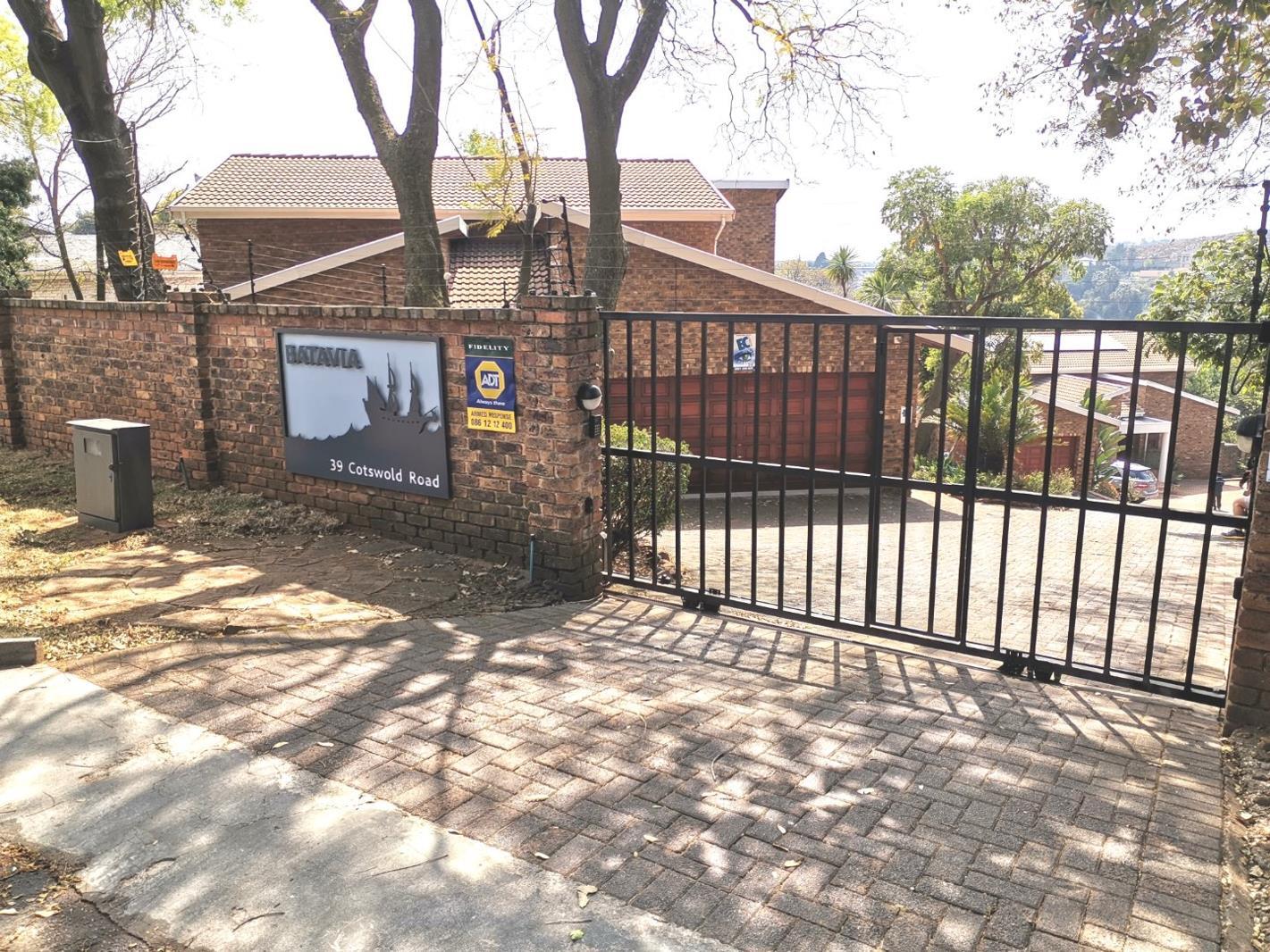 3 Bedroom Townhouse in Florida Hills