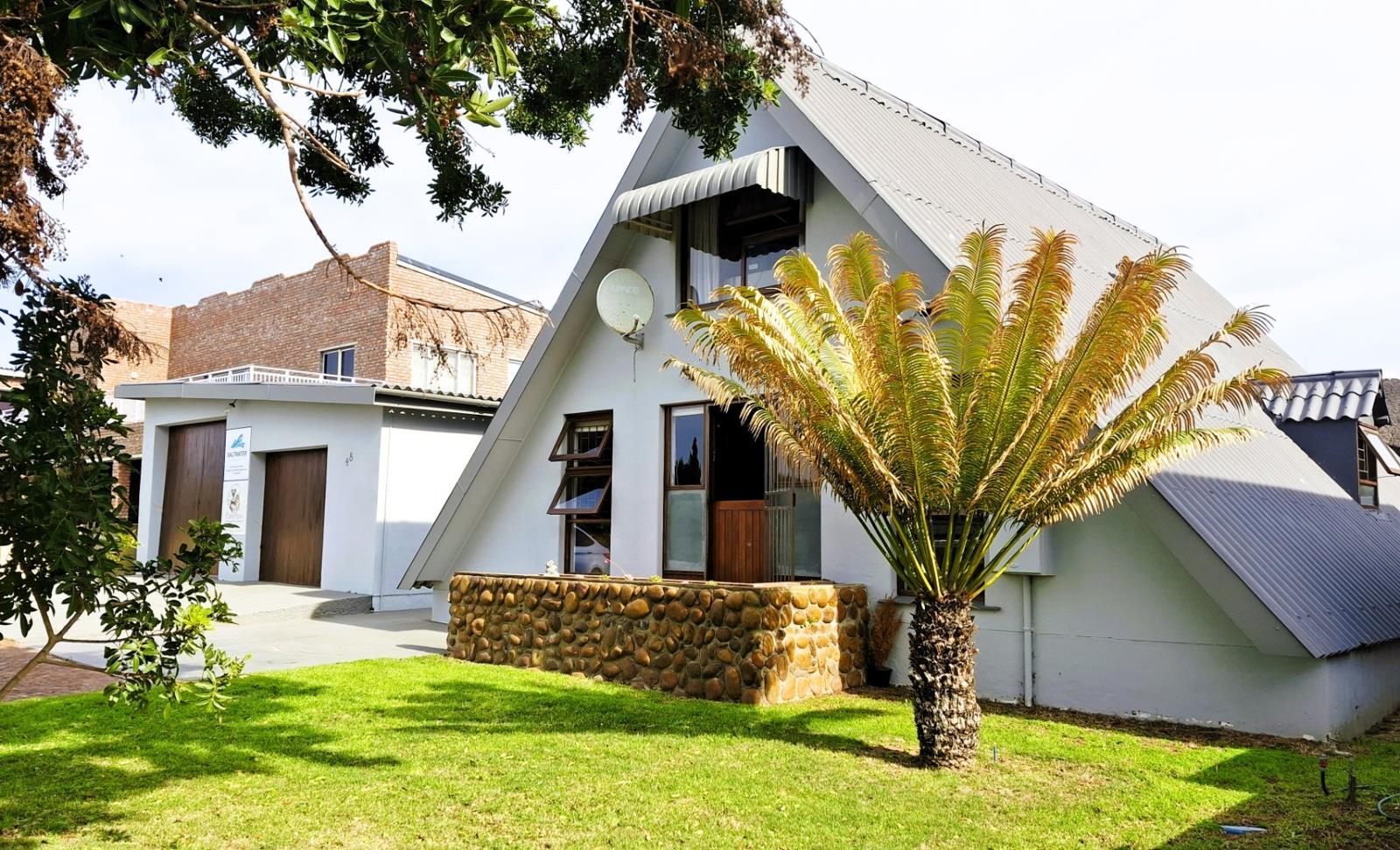 4 Bedroom House in Stilbaai Wes