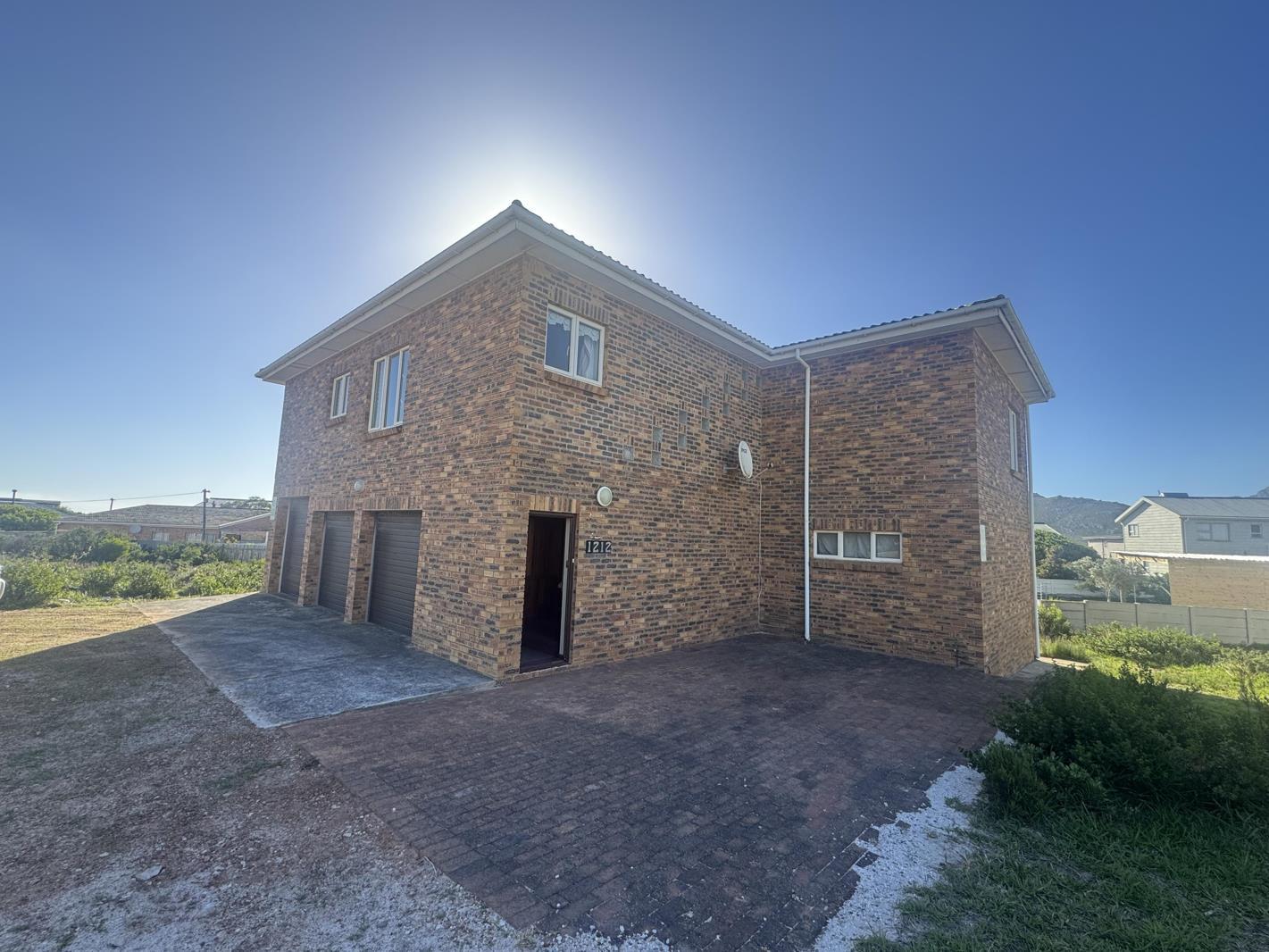 3 Bedroom House in Pringle Bay