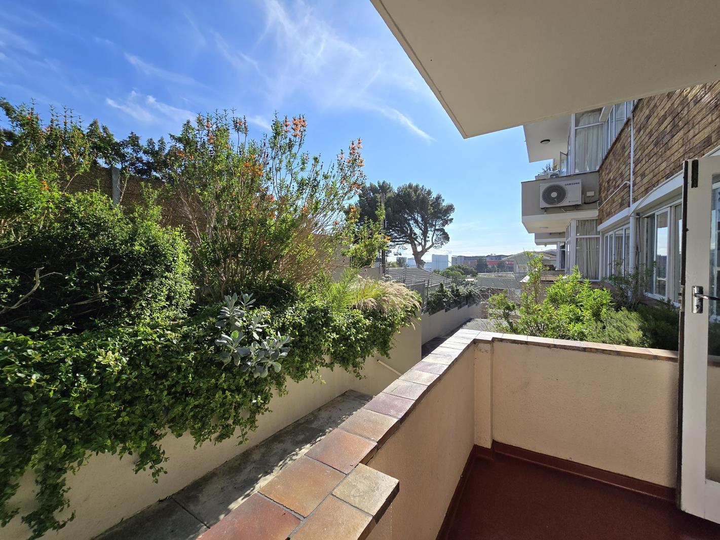 2 Bedroom Apartment in Vredehoek