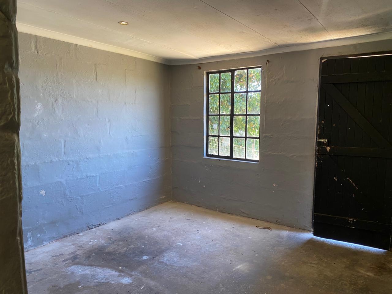 1 Bedroom House in Hornlee