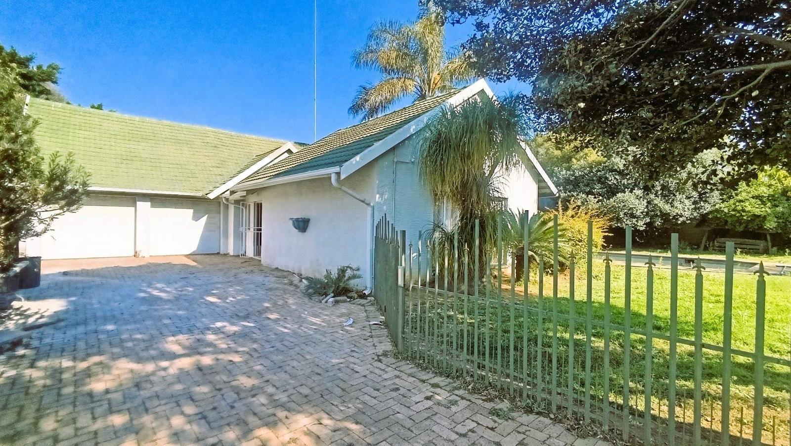 3 Bedroom House in Van Riebeeck Park
