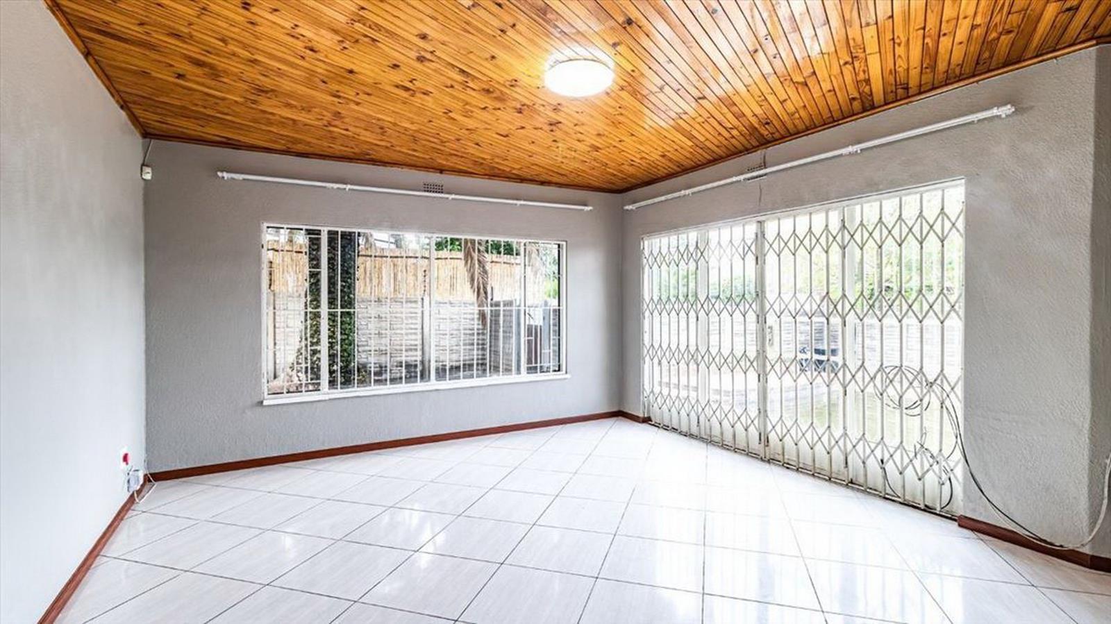 4 Bedroom House in Glen Marais