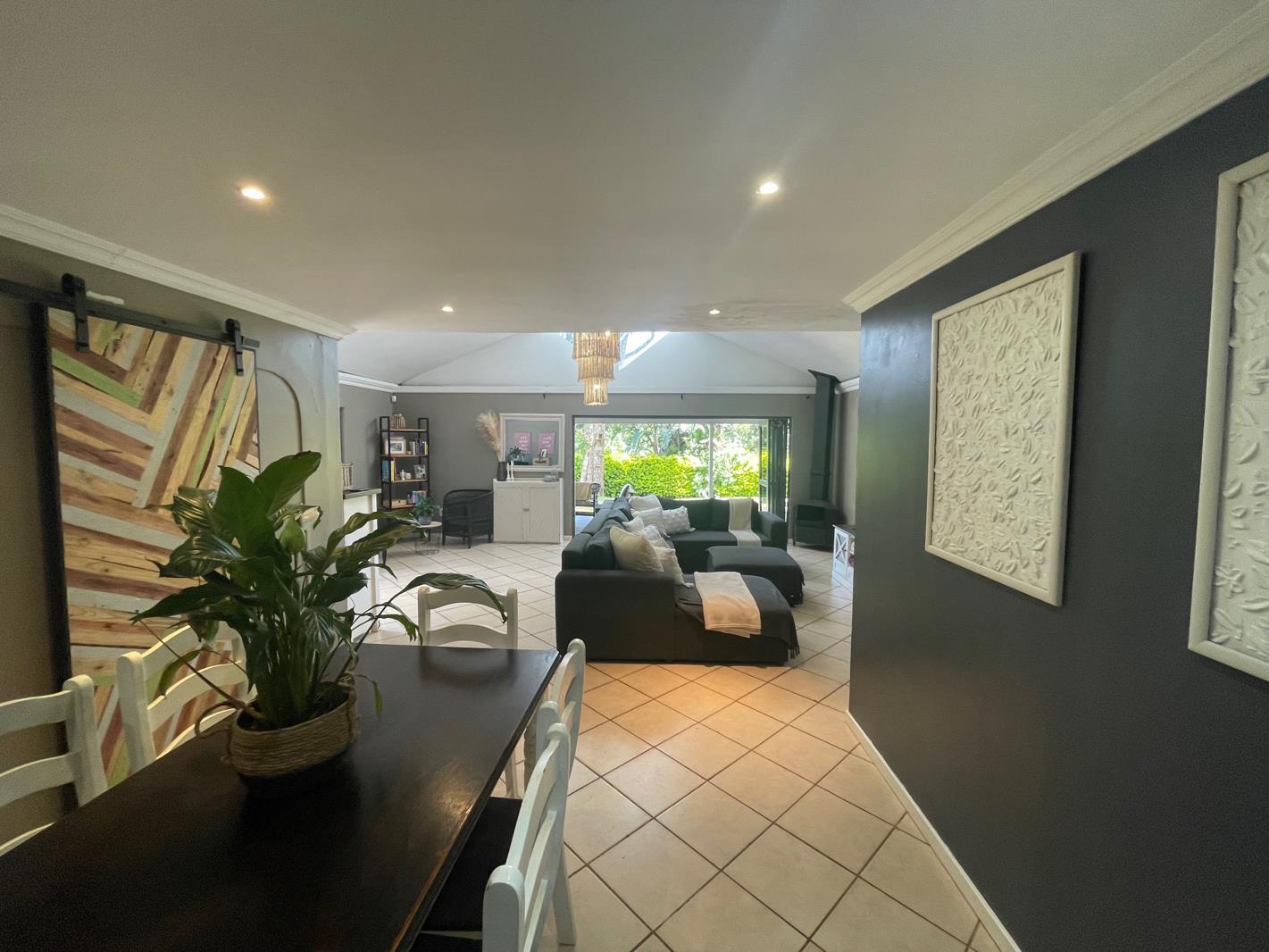 4 Bedroom House in Waterfall