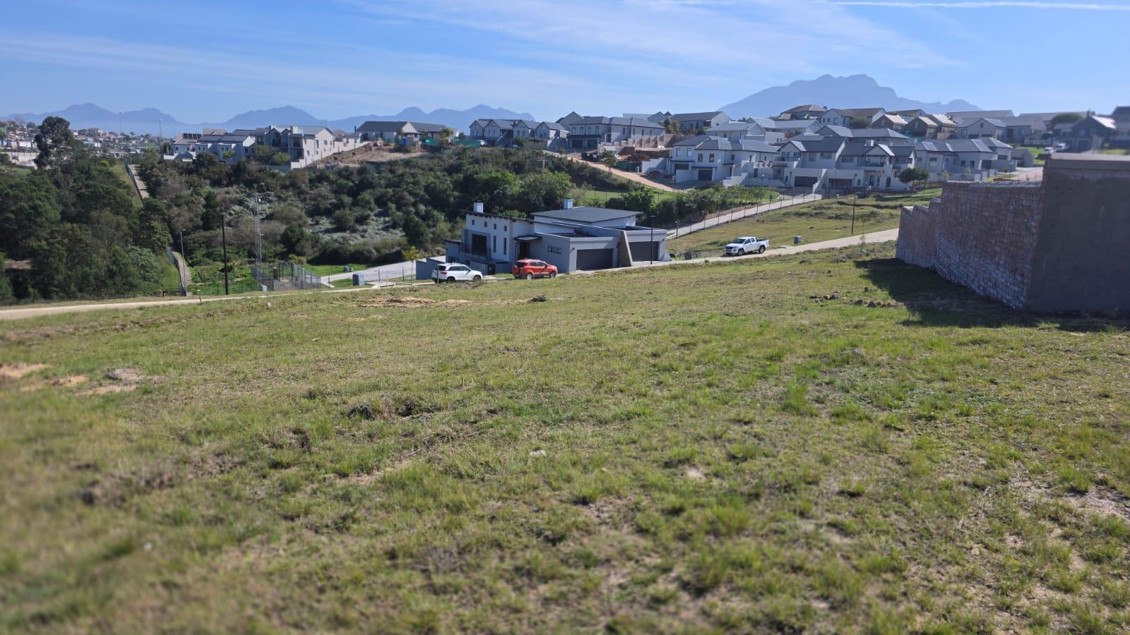 292 m² Land available in Eden